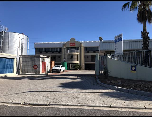 2,651M² FACTORY TO LET IN EPPING INDUSTRIAL